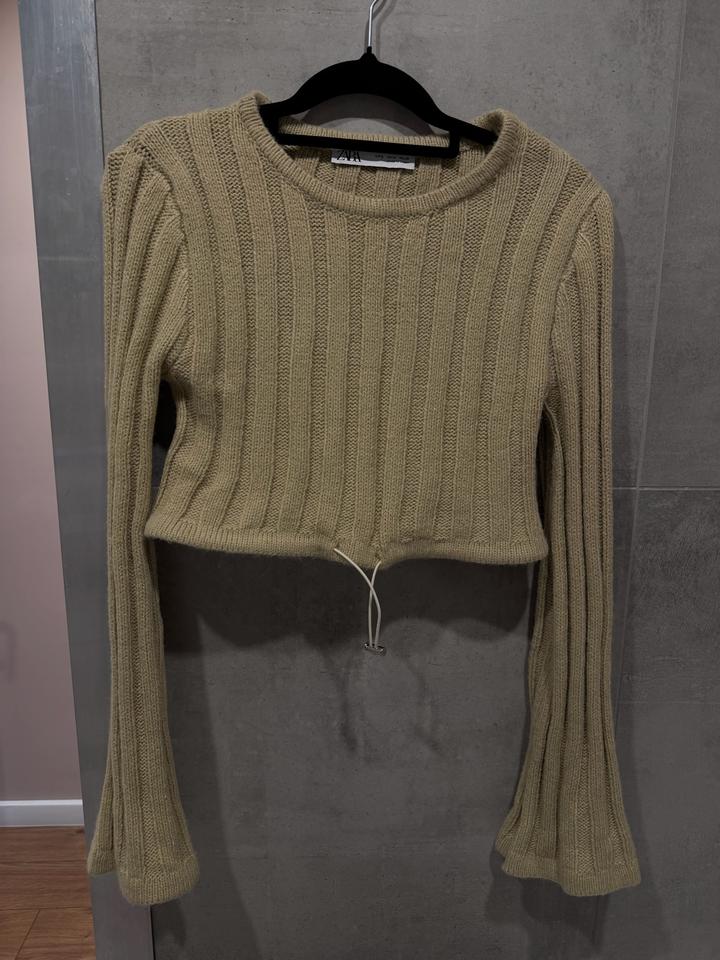 Укороченный свитер ZARA в рубчик