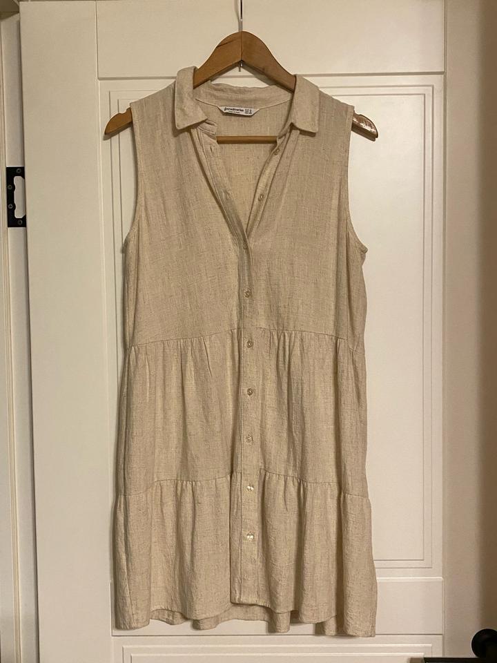 Платье Stradivarius