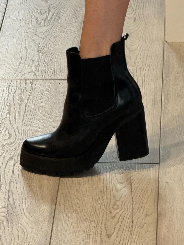 Dr. Martens