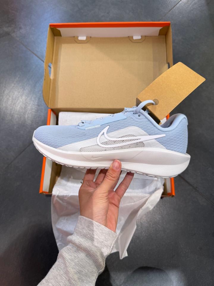 Женские кроссовки Nike