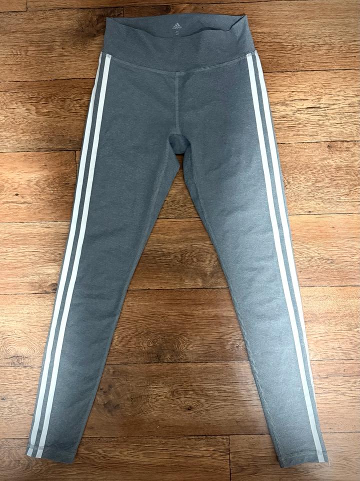 Спортивные леггинсы Adidas