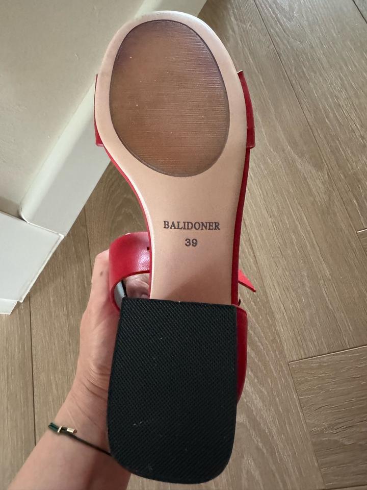 Нет бренда