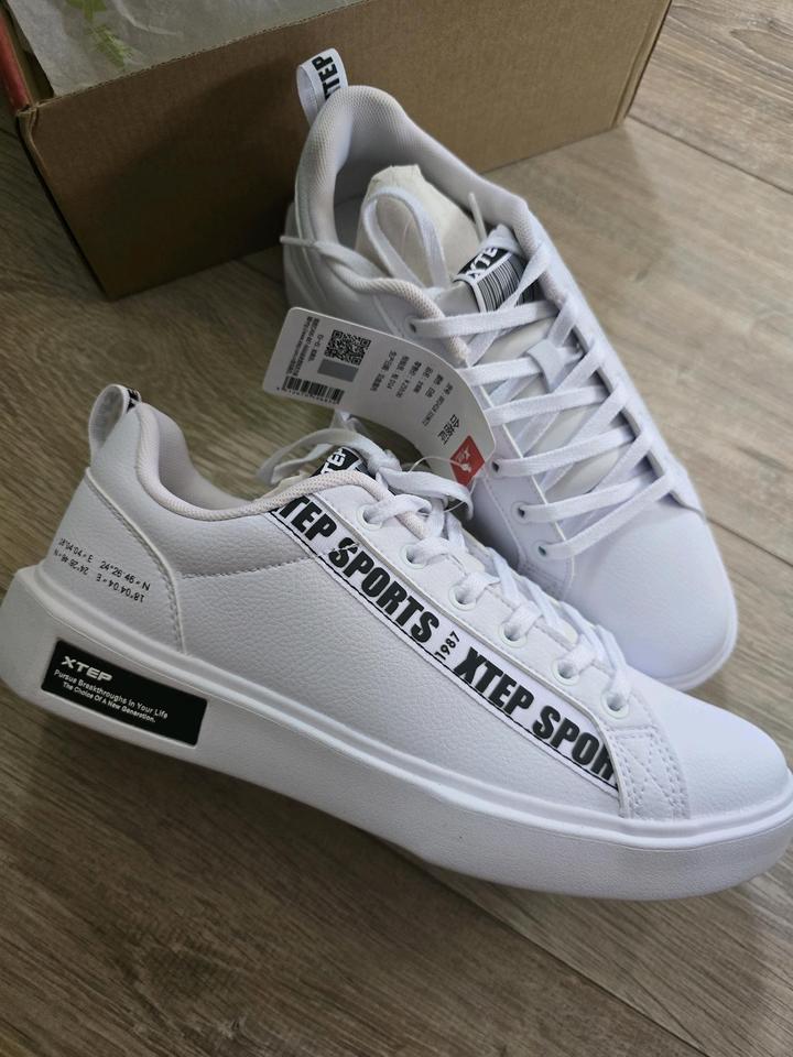 Кроссовки Xtep