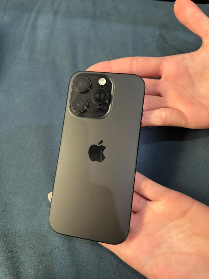 Смартфон Apple iPhone 16 про