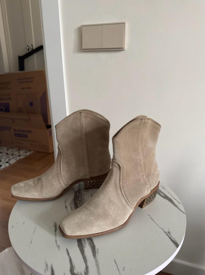 Казаки Miu Miu