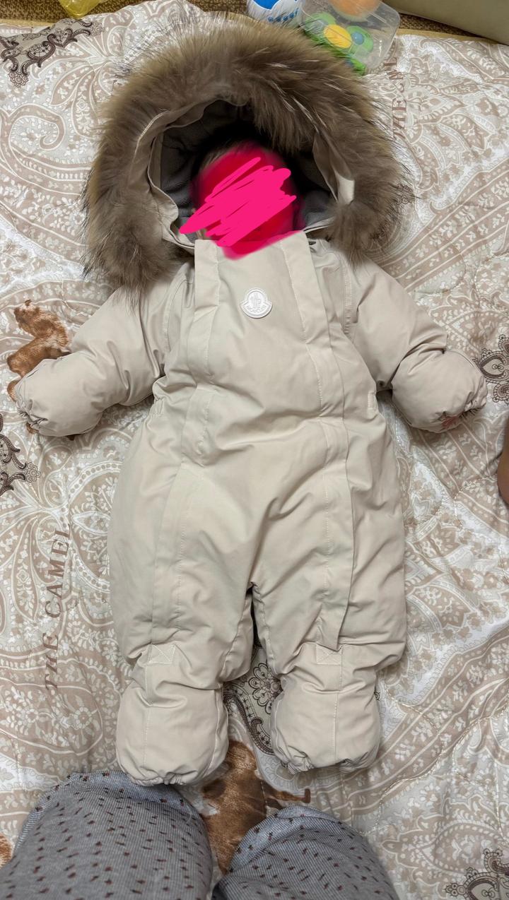 Комбинезон Moncler