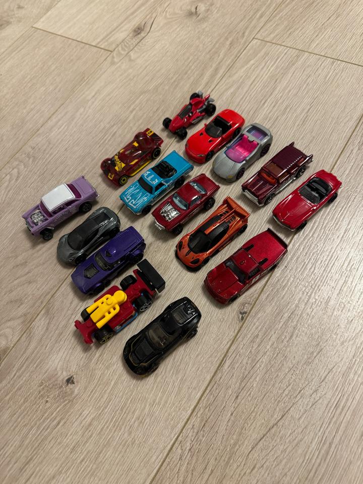15 hot wheels
