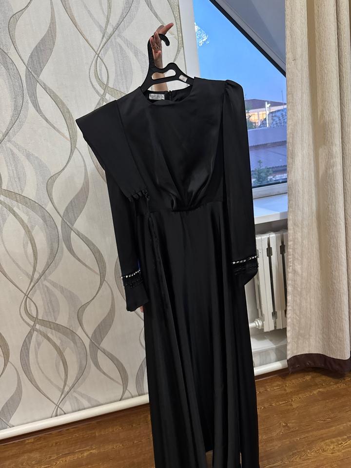Черное платье