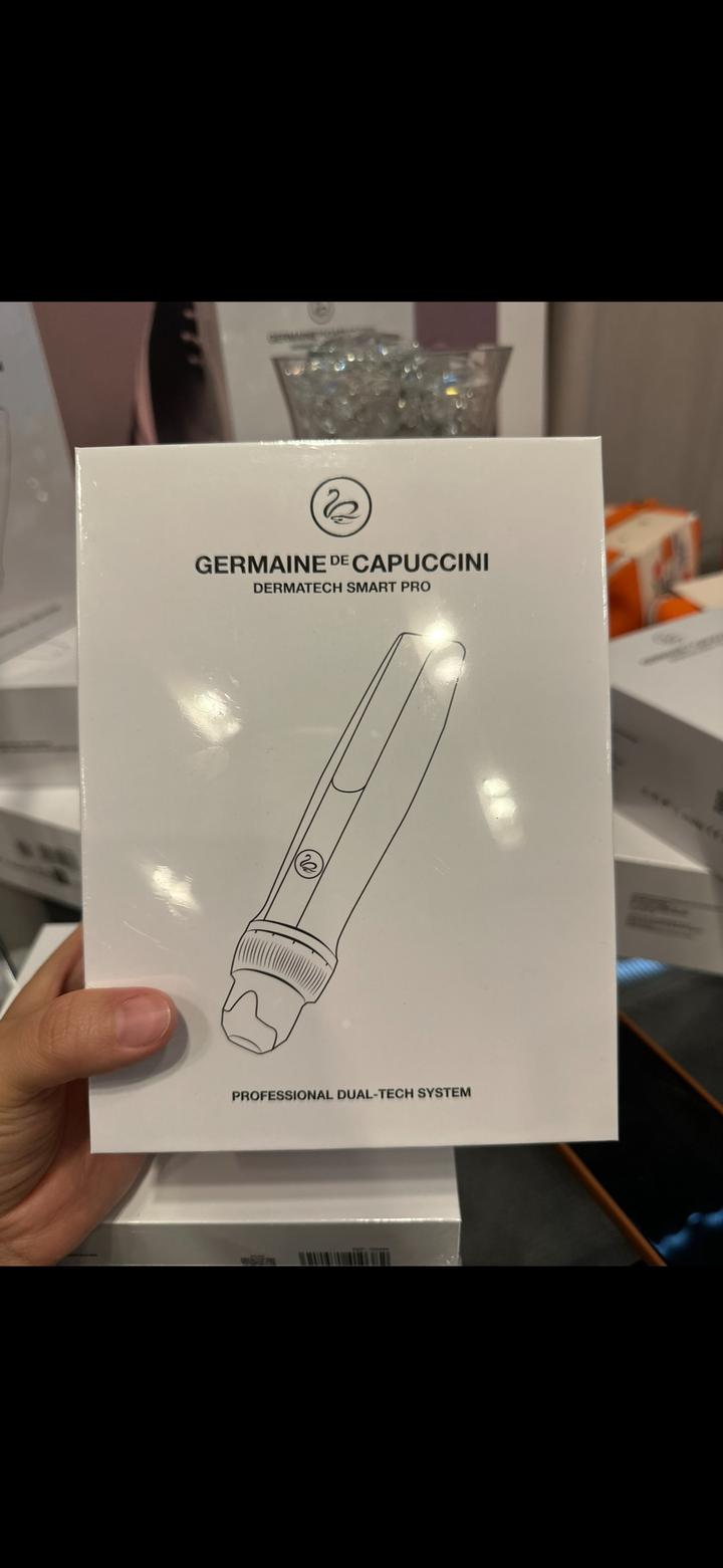 Comme des Garçons PLAY Аппарат Germaine de Capuccini Dermatech Smart Pro