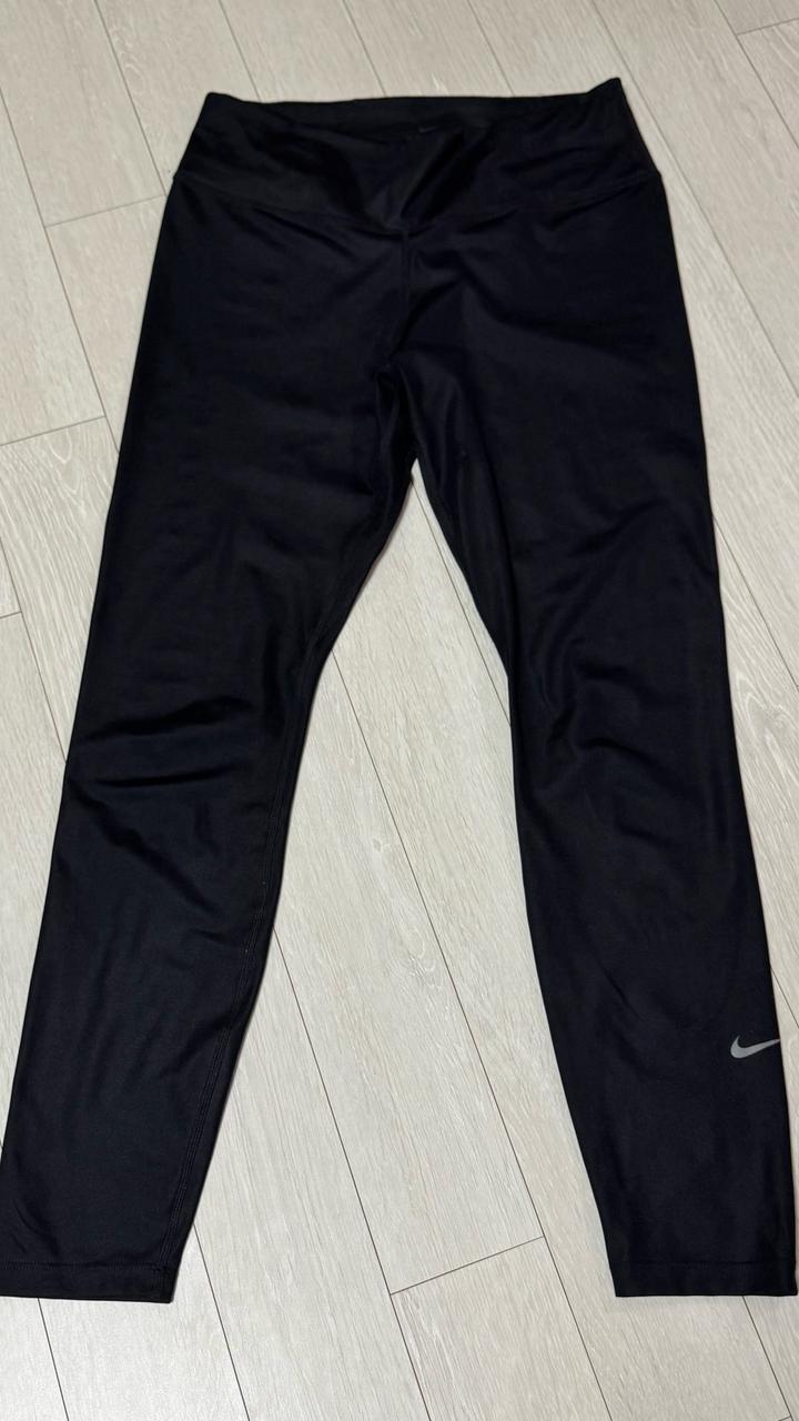 спортивные лосины Nike