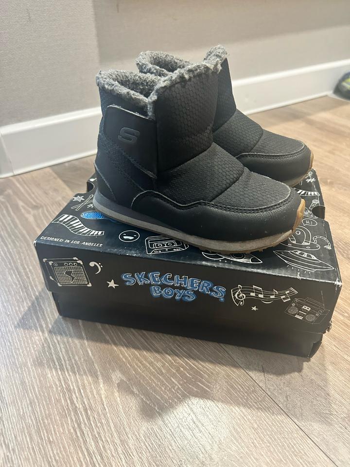 Skechers