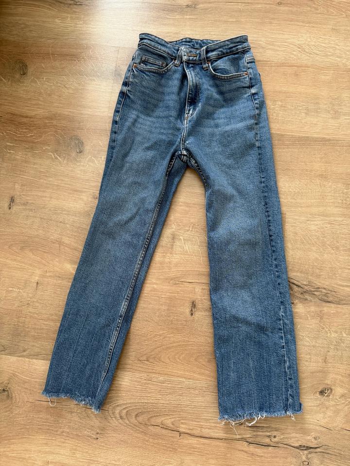 Джинсы Bershka xs