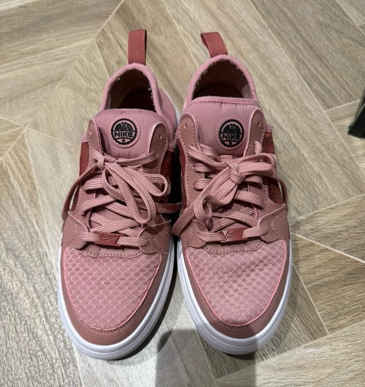 Кроссовки Nike