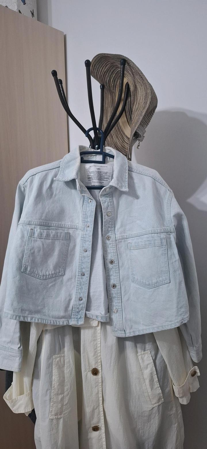 Укороченная джинсовая куртка-рубашка H&M (размер XS)