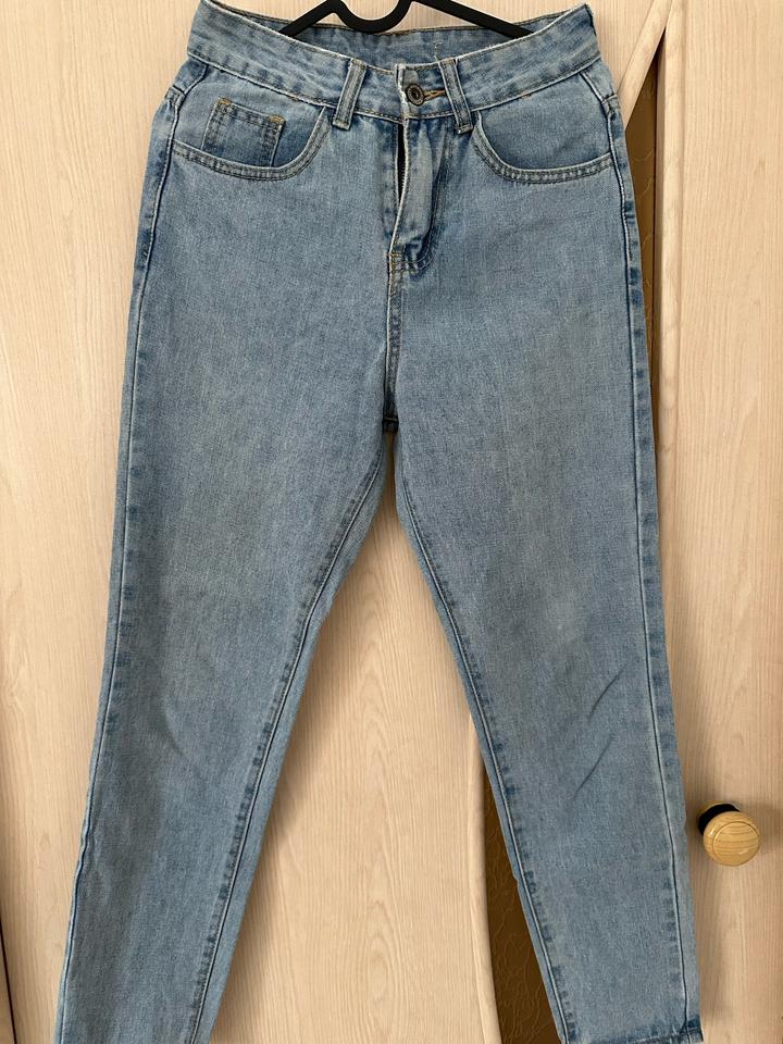 COS Джинсы Levi Strauss & Co.