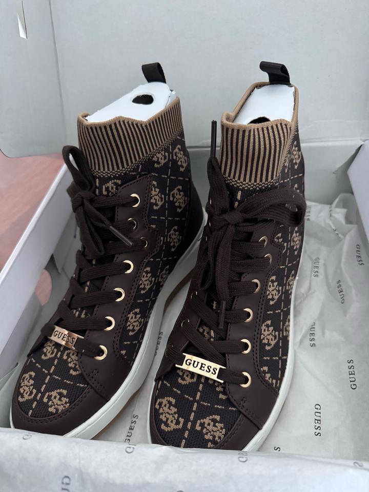 Высокие кроссовки Guess