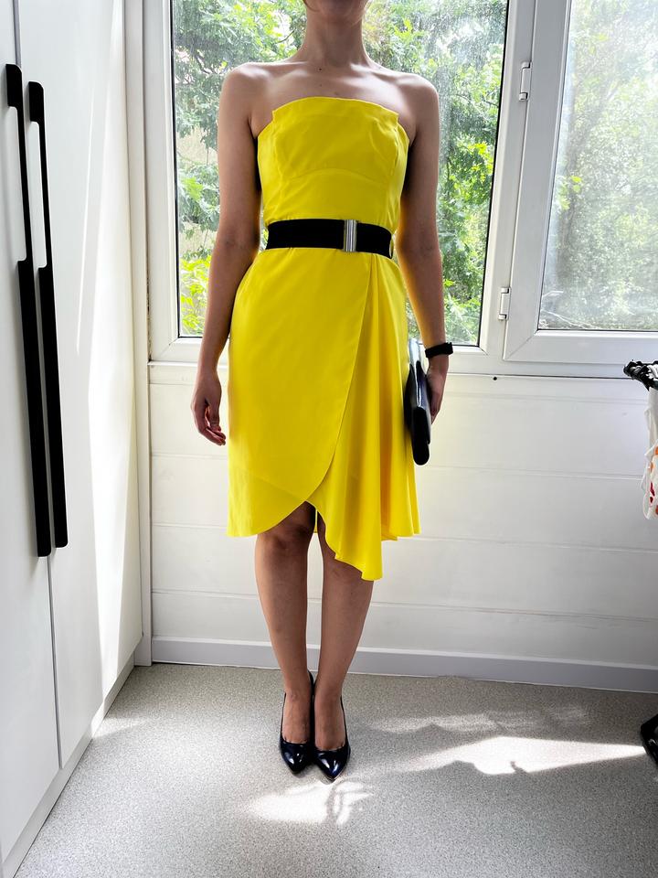 Коктельное желтое платье от Karen Millen