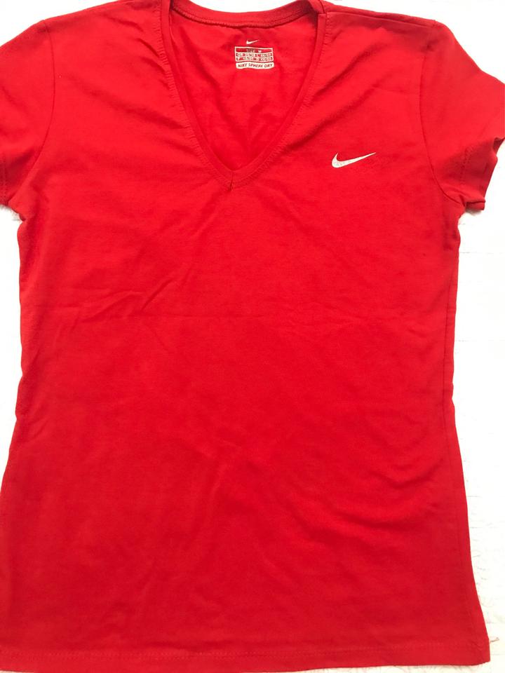 Женская футболка Nike