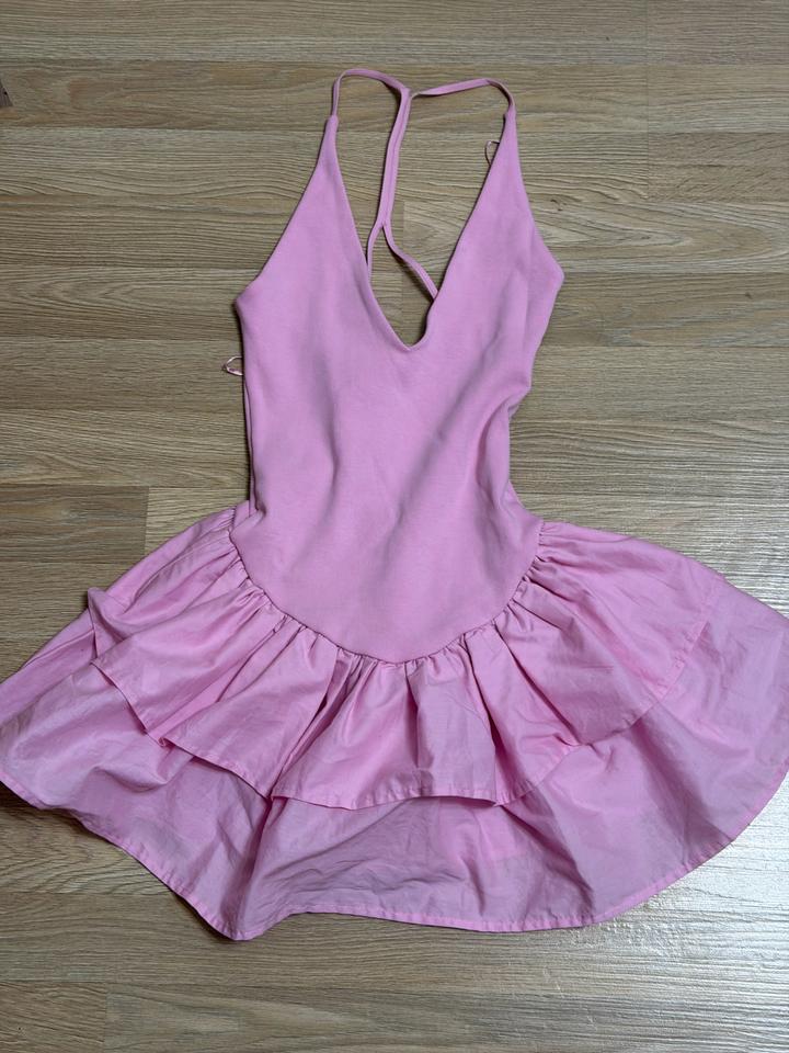 Zara Мини-платье с открытой спиной и многослойной юбкой