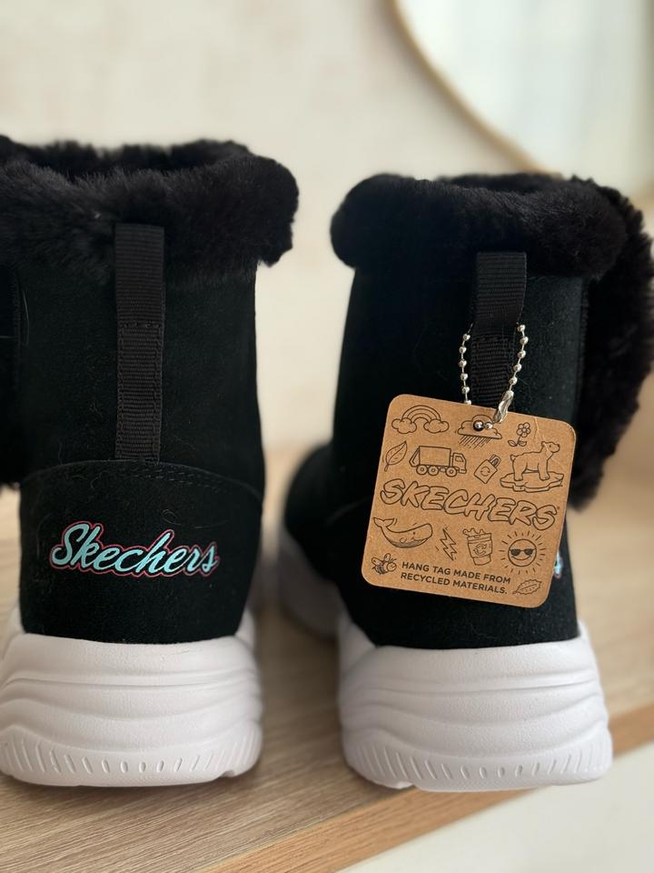 Skechers
