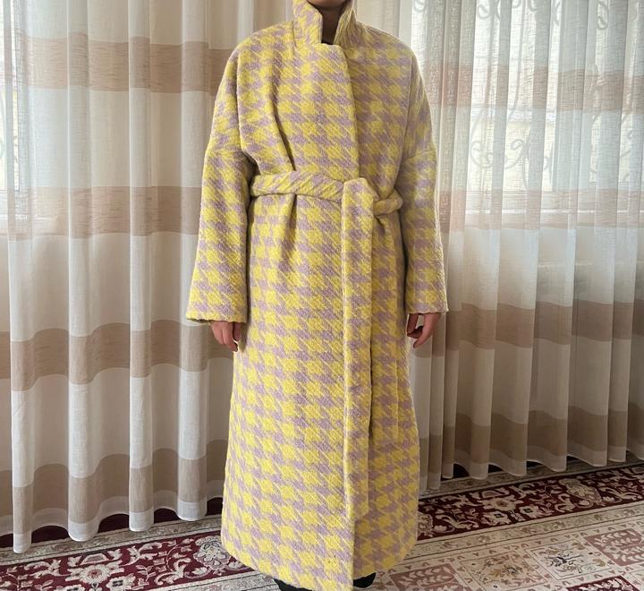 Пальто с поясом в клетку