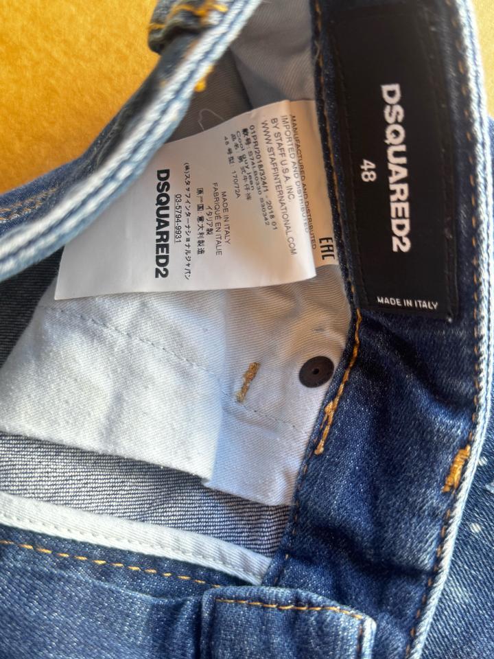 DSQUARED2