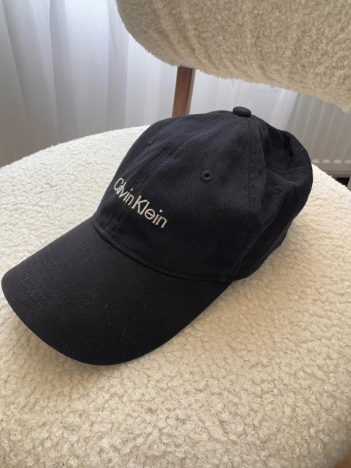 Бейсболка Calvin Klein