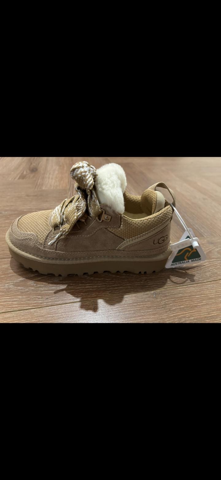 UGG