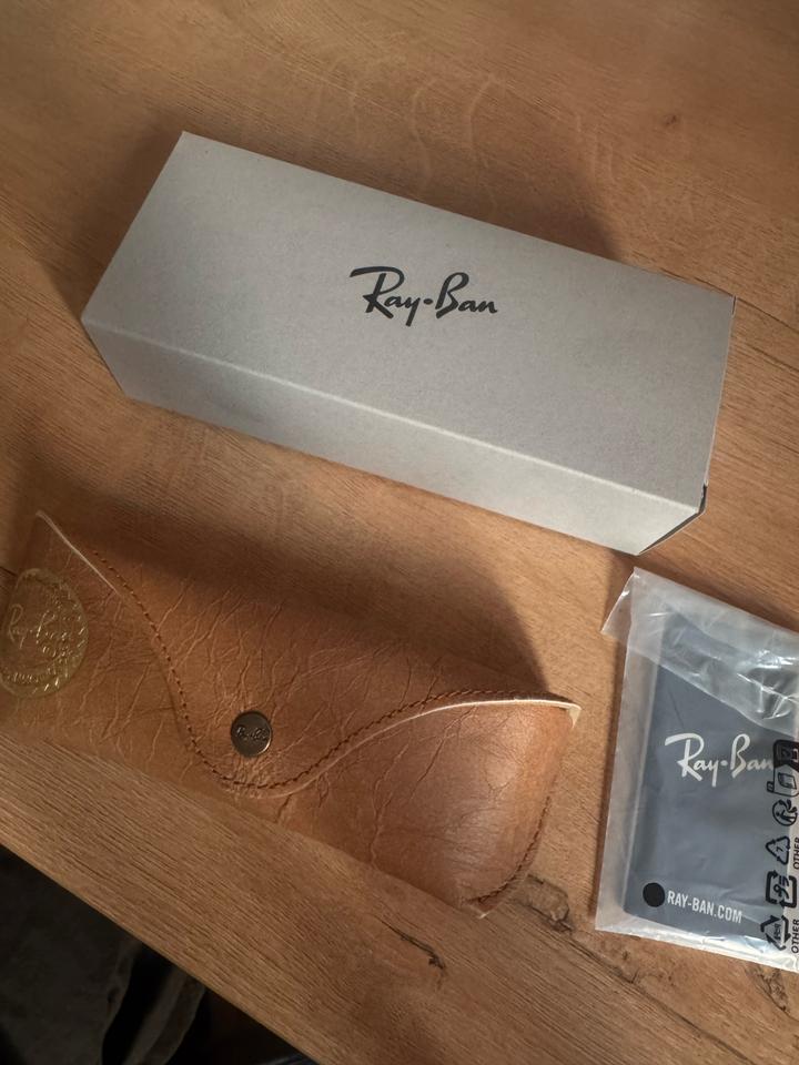 Ray-Ban