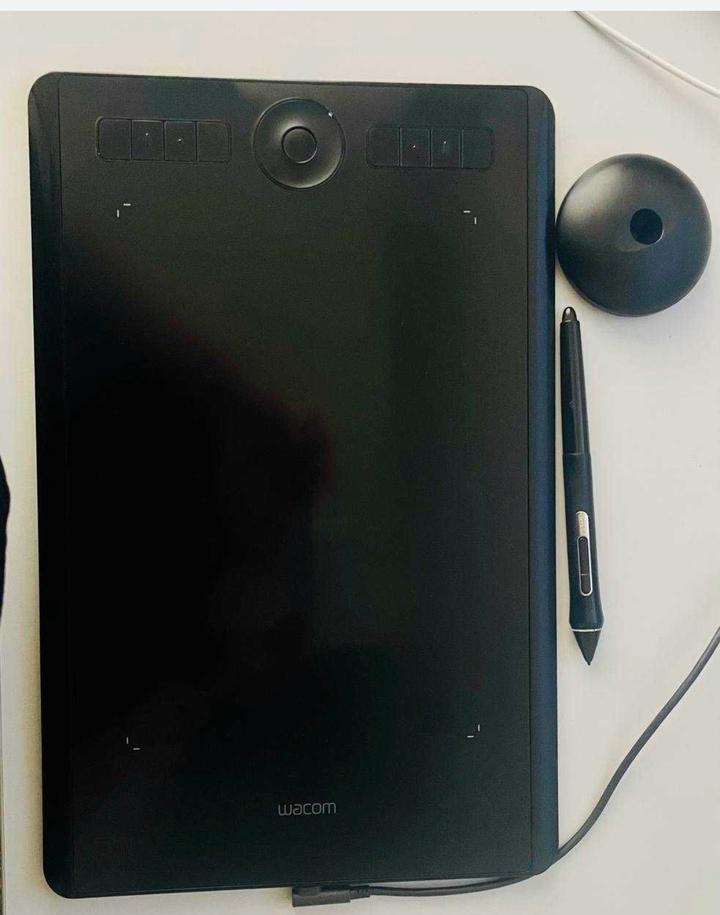 Графический планшет Wacom intros pro m