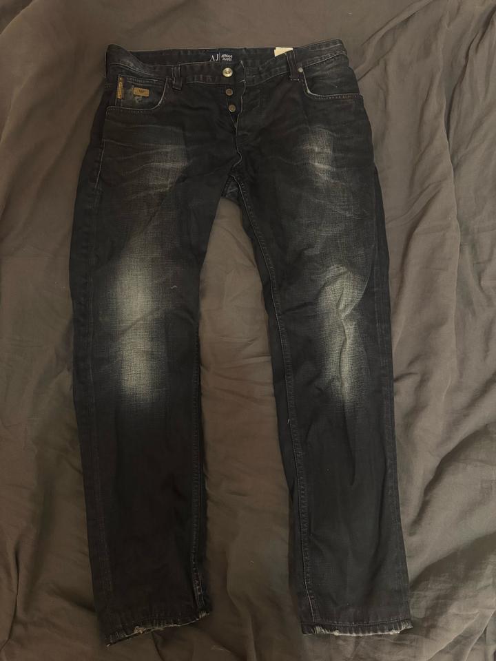 Джинсы Armani