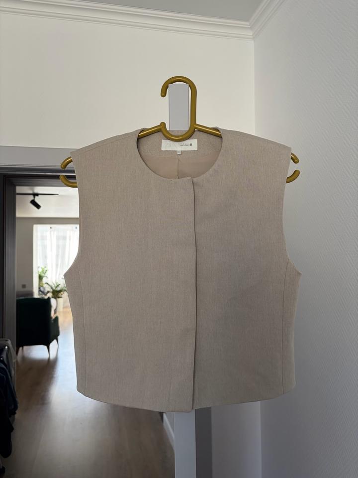 Жилет ZARA