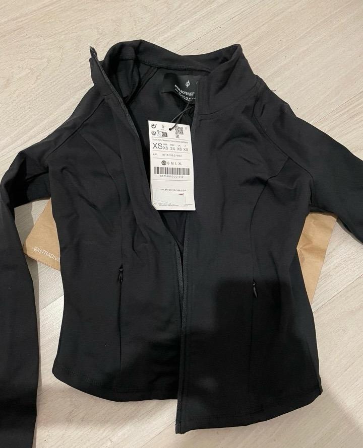 Stradivarius Рашгард новый