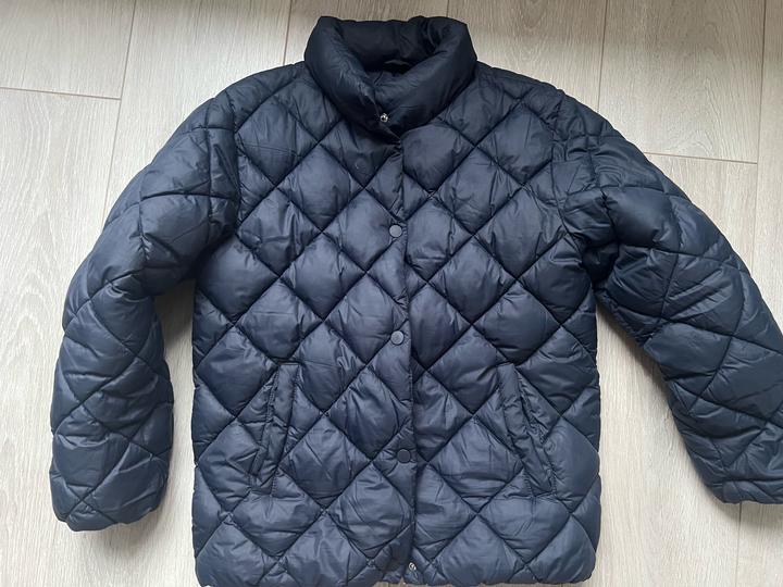 Продам стенанную куртку Mango