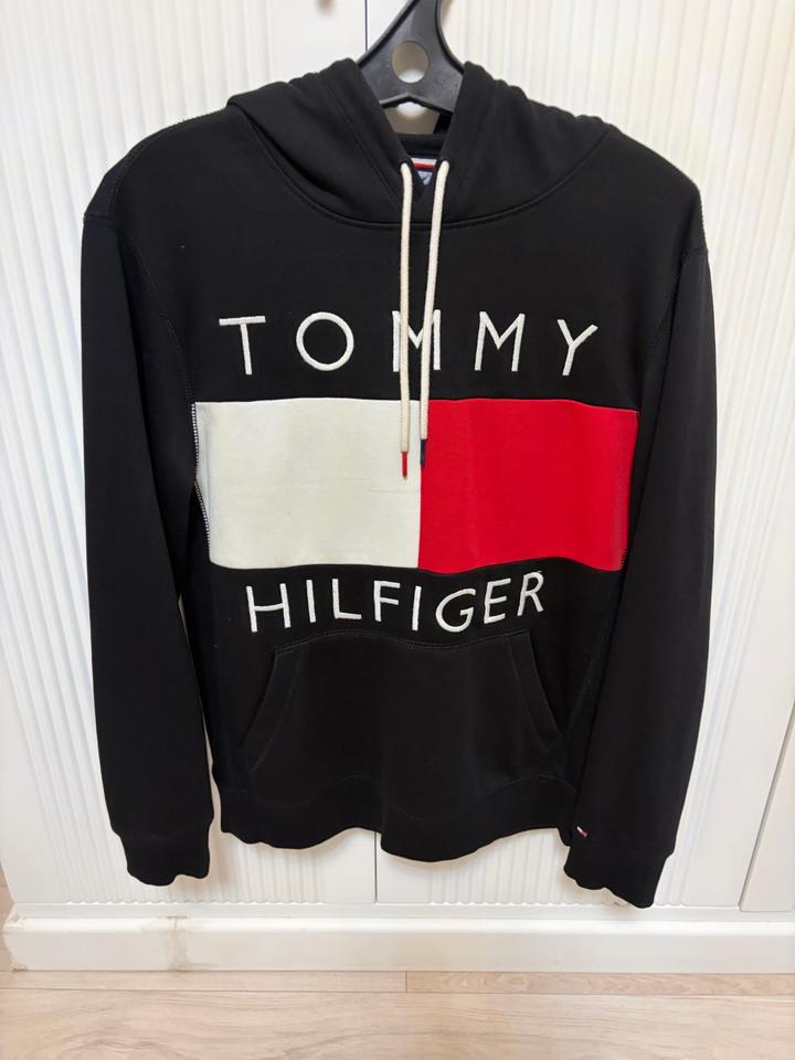 Tommy Hilfiger