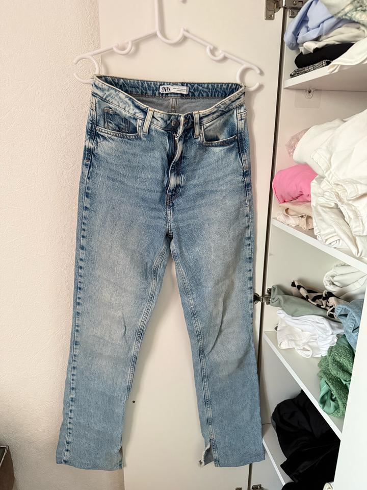 Джинсы Zara