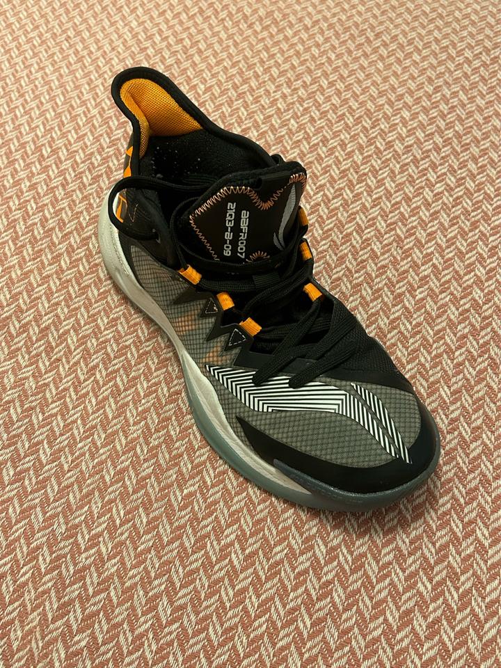Баскетбольные кроссовки Li-Ning