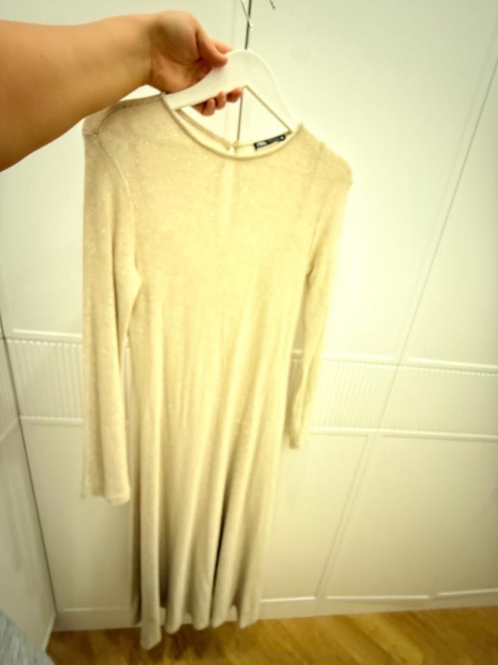 Платье ZARA с длинным рукавом