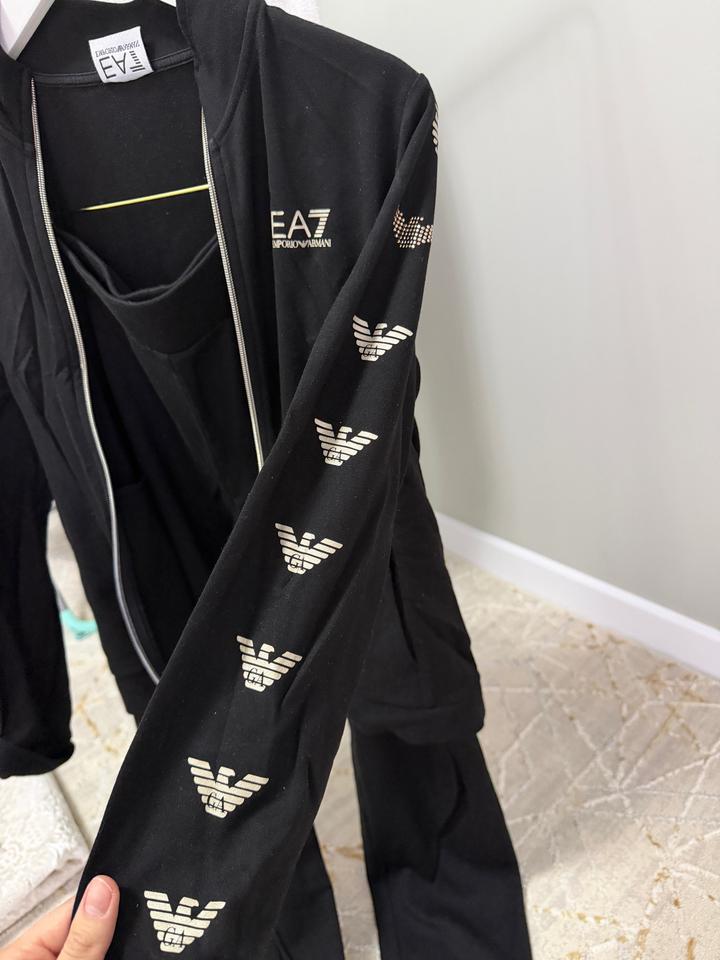 Спортивный костюм EA7 Emporio Armani