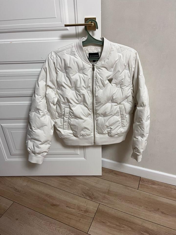 Бомбер Guess