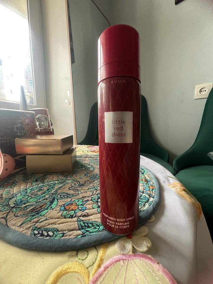 Avon little red dress Спрей парфюмерный раритет