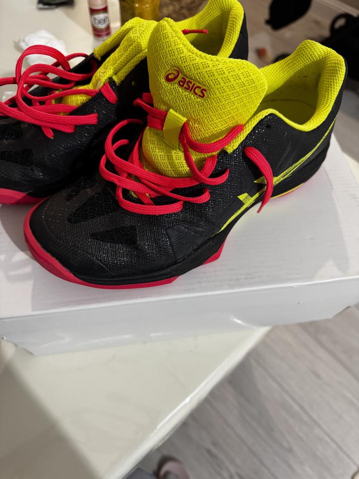 ASICS