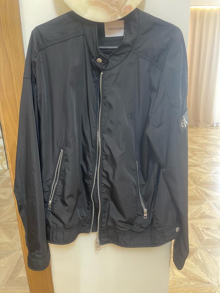 Calvin Klein Курточка СAlvin Klein купили в Англии size XL но больше на L Подходит