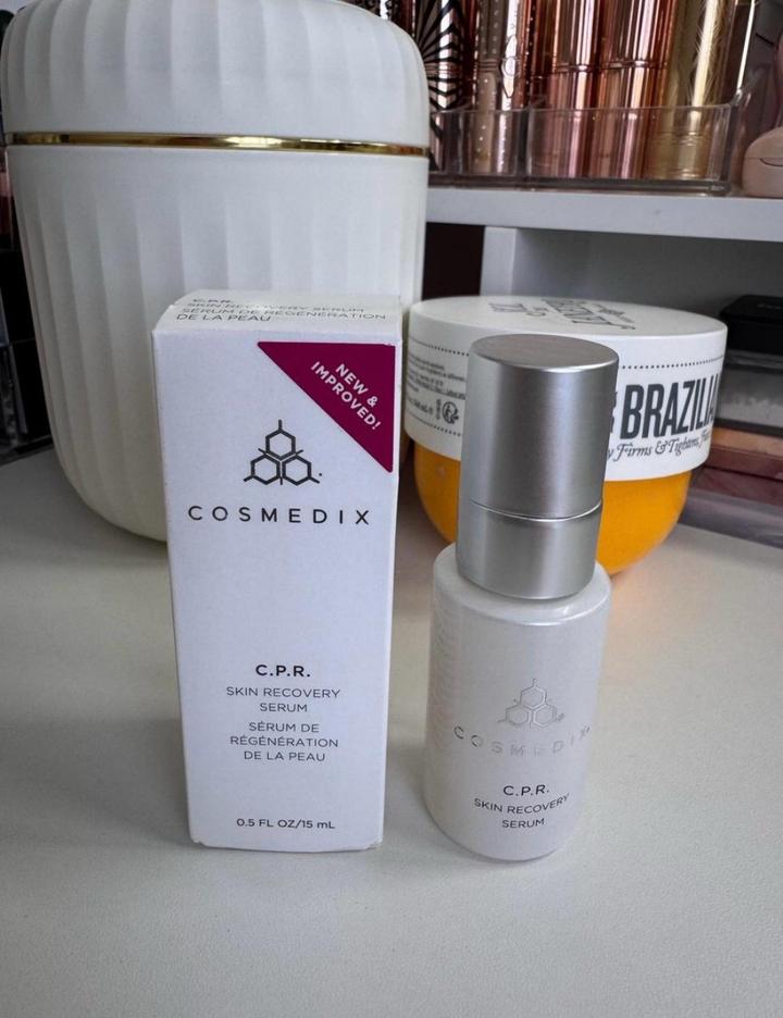 Успокаивающая сыворотка для лица Cosmedix C.P.R. Skin Recovery Serum