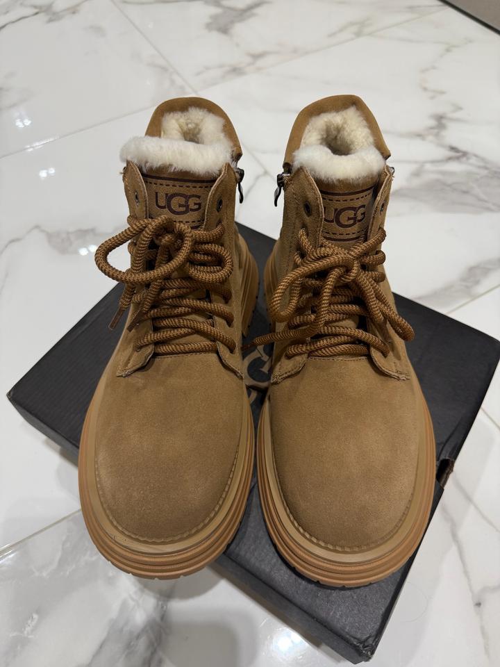 UGG
