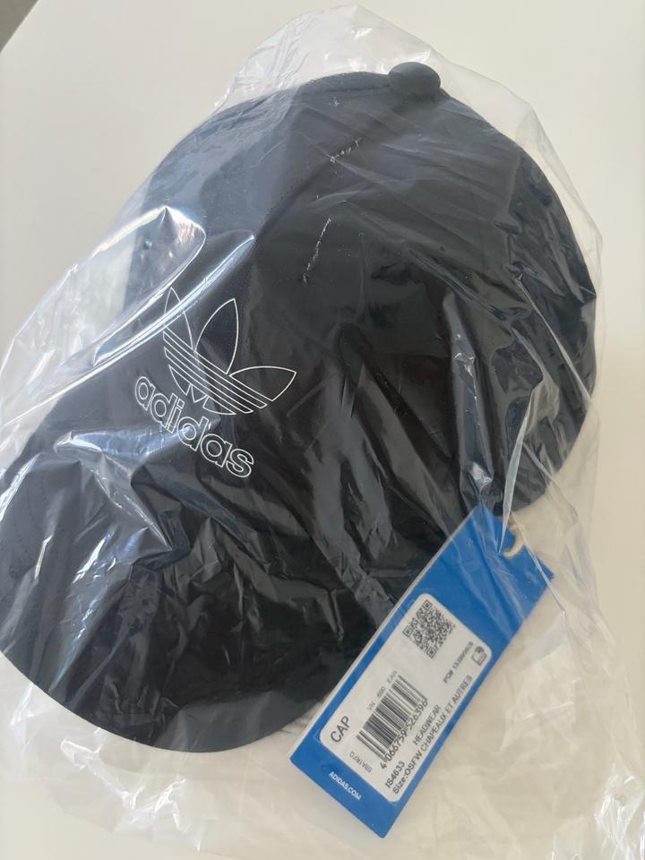 Бейсболка adidas