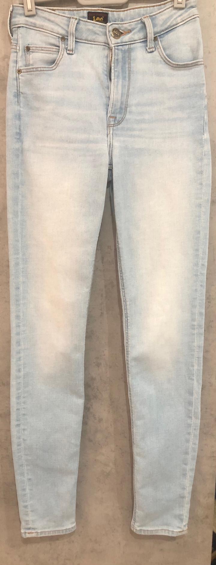 Lee