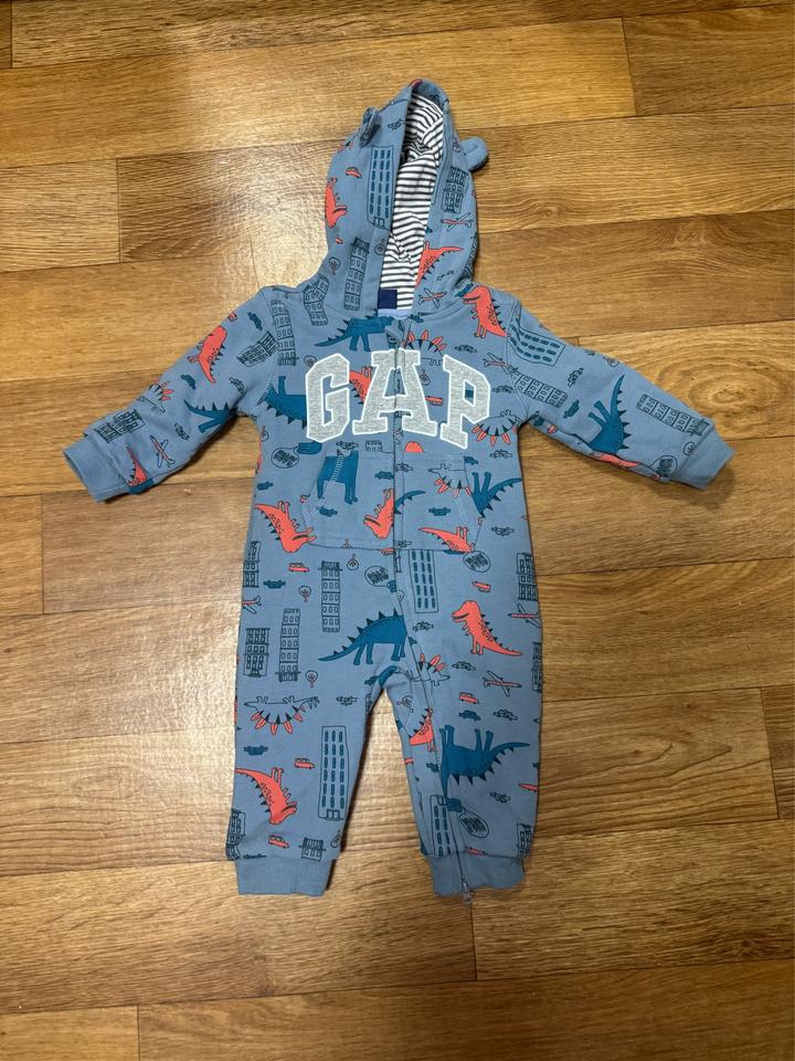 Хлопковый комбинезон Gap с динозаврами