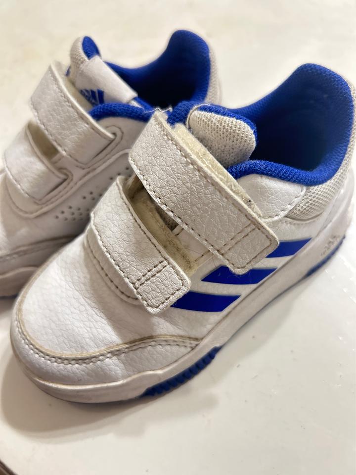 Кроссовки adidas