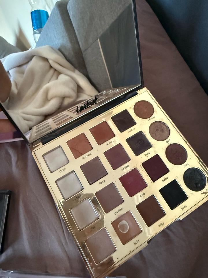 Tarte и huda beauty тени